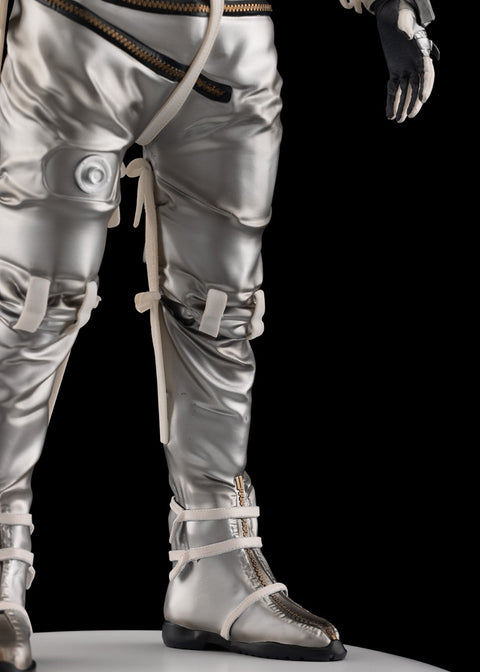UPOINT STUDIO - NASA Mercury Project Space Suit The 1:4 Sculpture