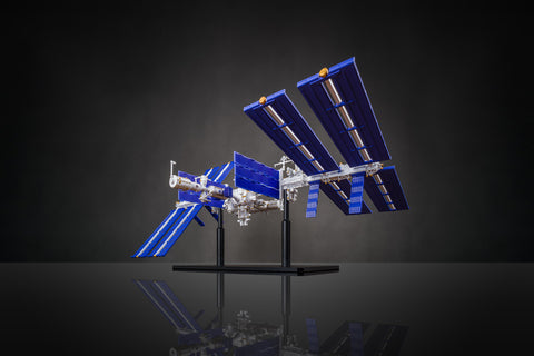 UPOINT STUDIO - International Space Station 1:130 Scale model