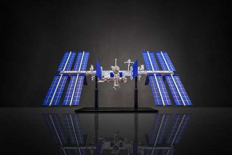 UPOINT STUDIO - International Space Station 1:130 Scale model