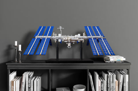 UPOINT STUDIO - International Space Station 1:130 Scale model