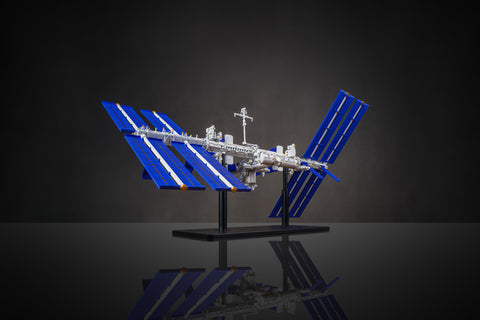 UPOINT STUDIO - International Space Station 1:130 Scale model